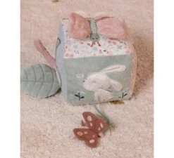 Little Dutch Activiteitenkubus Soft Flowers & Butterflies -Babyproducten Winkel little dutch activiteitenkubus soft flowers butterflies 6