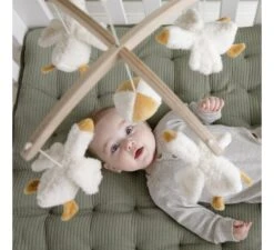 Little Dutch Houten Muziekmobiel - Little Goose -Babyproducten Winkel little dutch houten muziekmobiel little goose 1